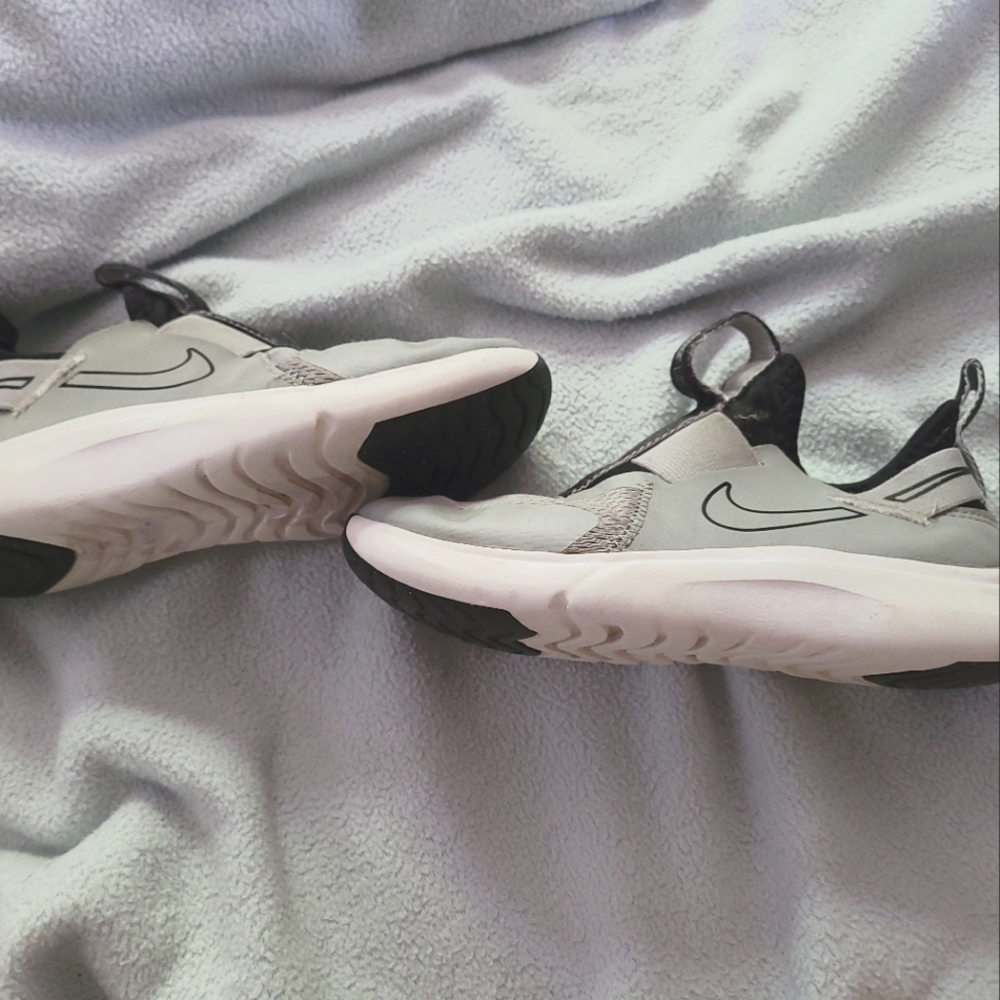 Boys Nike flexfit shoes